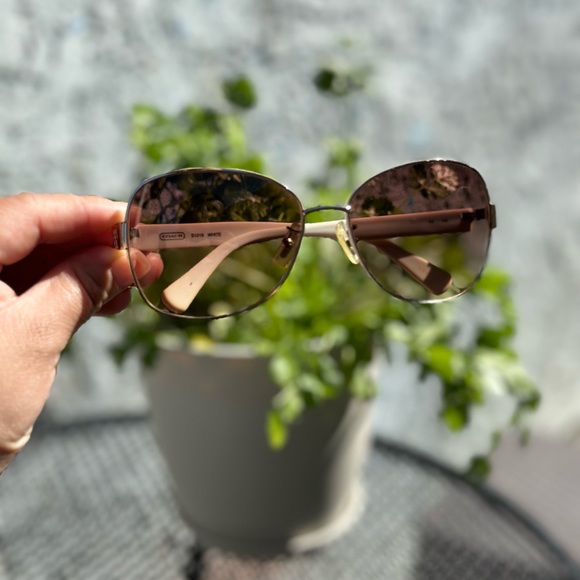 COACH Sunglasses - Picture 14 of 15